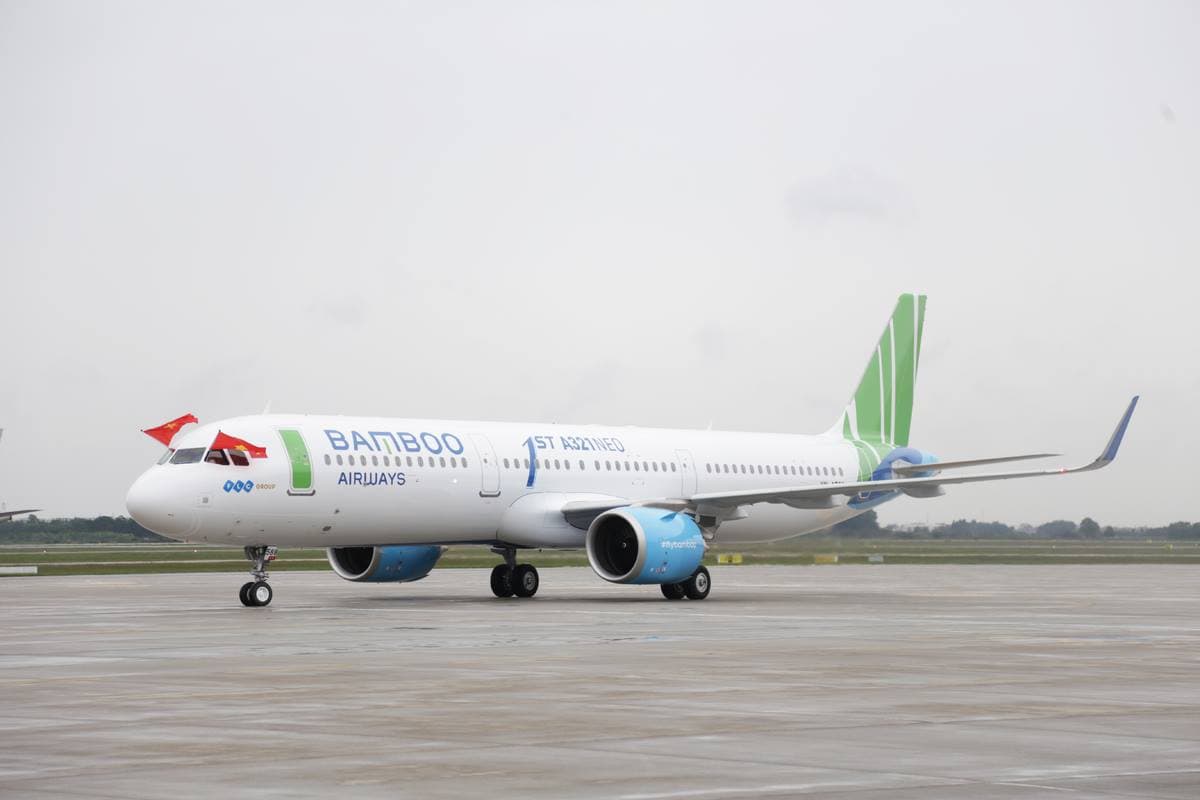 Bamboo Airways Airbus A321 in blue and white livery