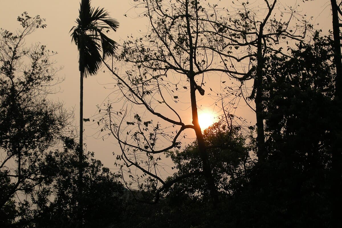 Hoan Kiem Lake in central Hanoi at dusk